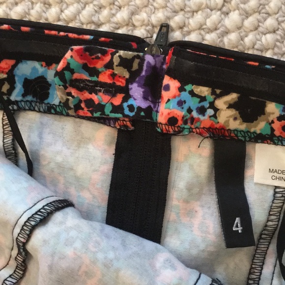 Floral Mini Dress Gamine Style runs small - Picture 2 of 5